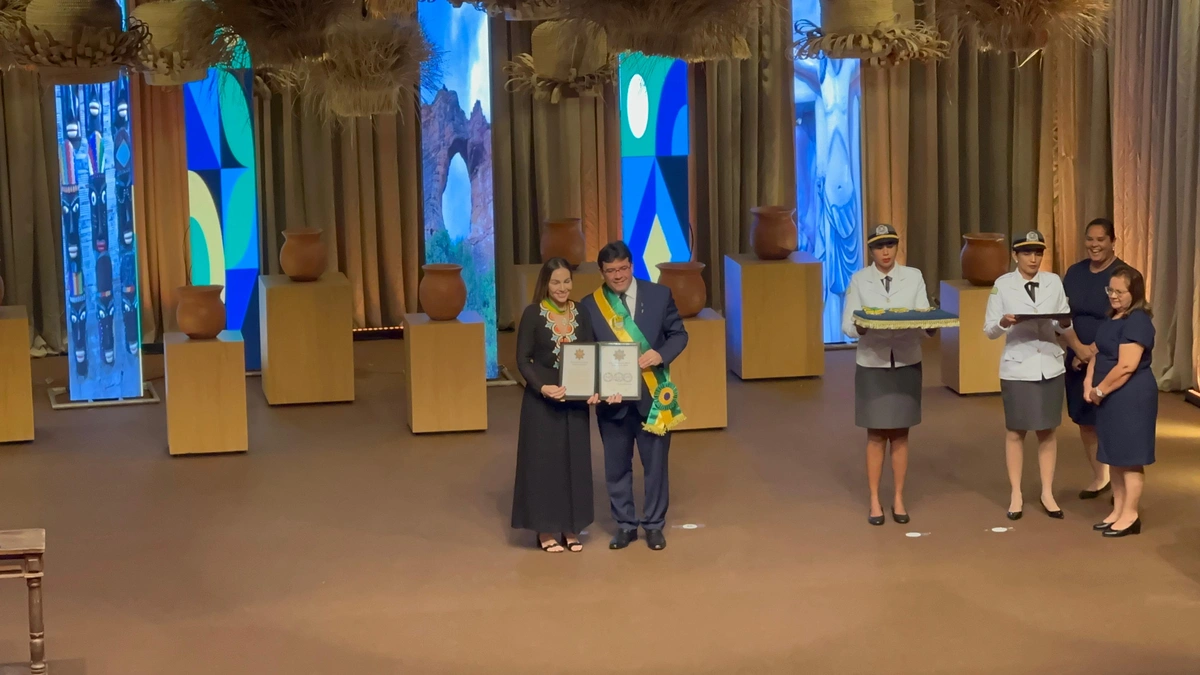 Dia do Piauí: Governador entrega outorga do Mérito Renascença para homenageados