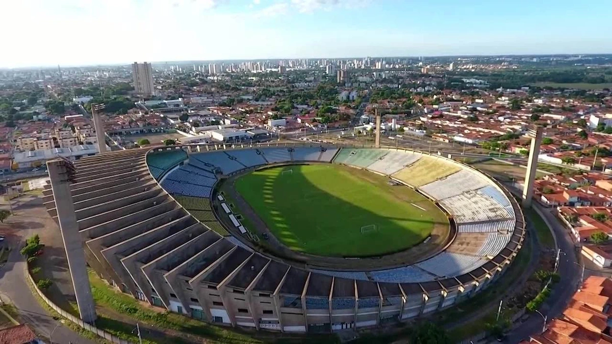 Estádio Governador Alberto Tavares Silva, o Albertão