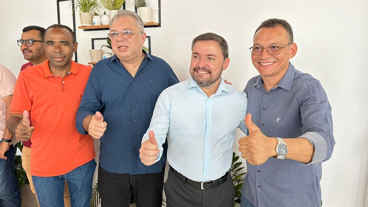 Florentino realiza reunião para apresentar Fábio Novo a lideranças de Teresina