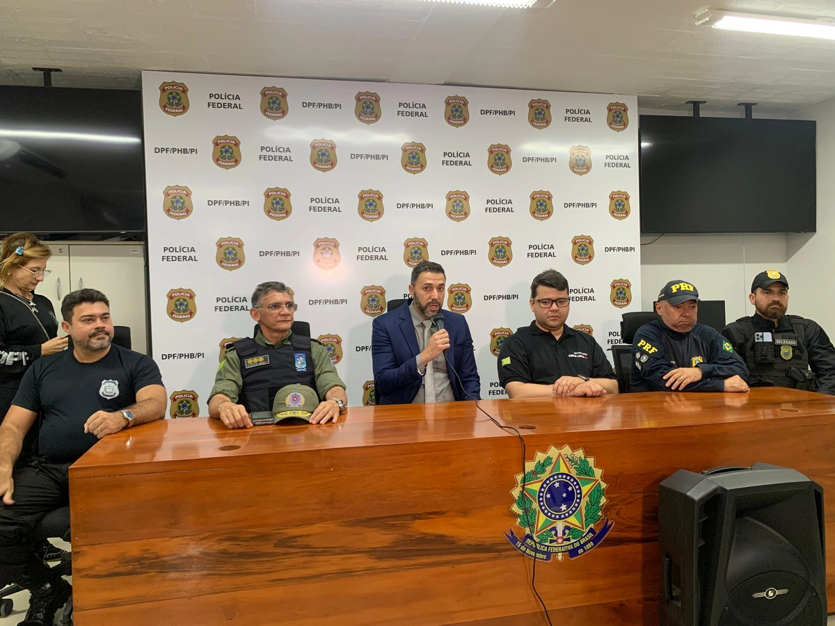 Operação foi deflagrada na manhã desta quinta-feira