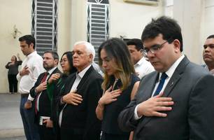 Rafael Fonteles participa de culto em Teresina (Foto: Governo do Piauí)