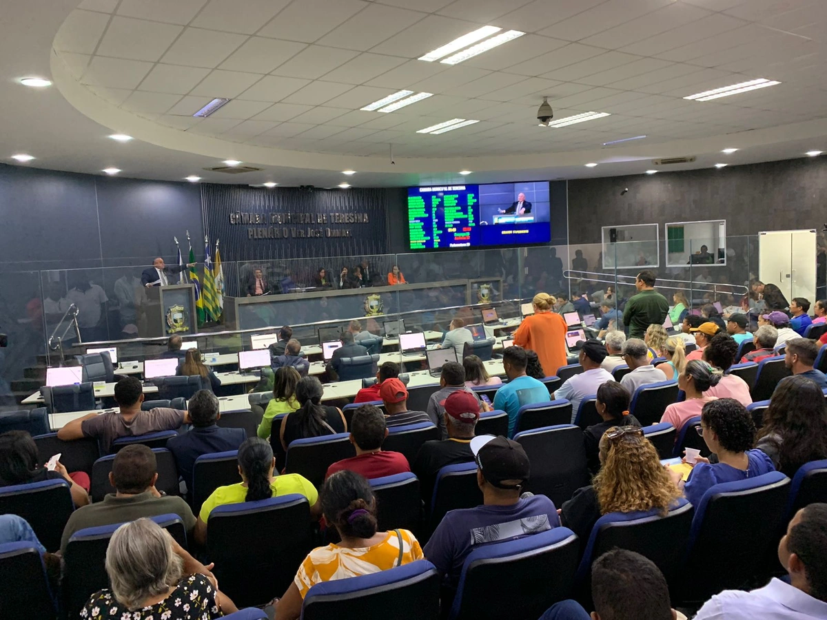 Sessão plenária para votação em caráter de urgência da legalização de ambulantes no Centro
