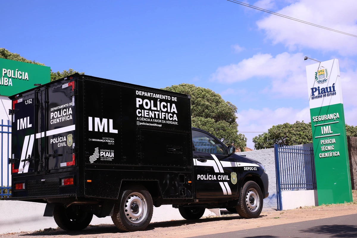SSP realiza entrega de viaturas para transporte de cadáveres em Parnaíba