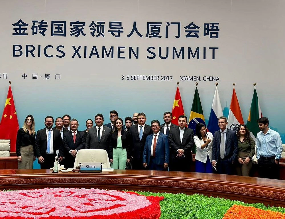 Visita ao Centro dos BRICS