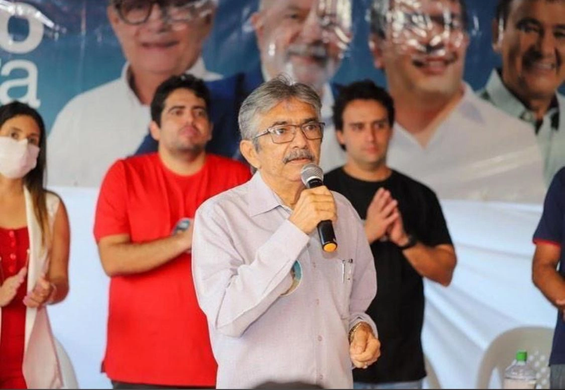Ex-prefeito de Cajueiro da Praia Vicente Ribeiro