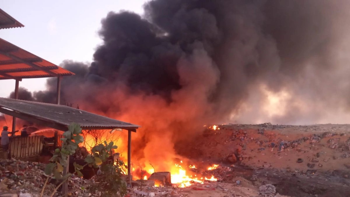 Incêndio no lixão de Parnaíba