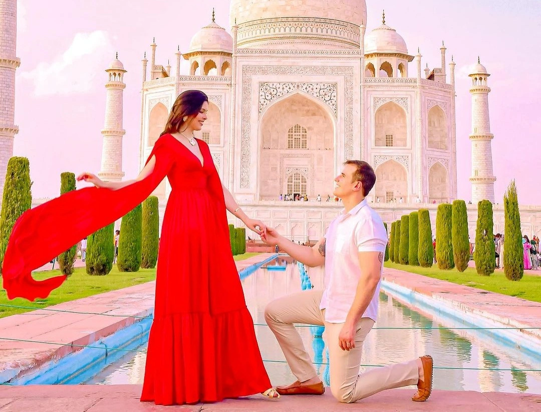 Matheus Zanatta e Ana Letícia Zanatta no Taj-Mahal