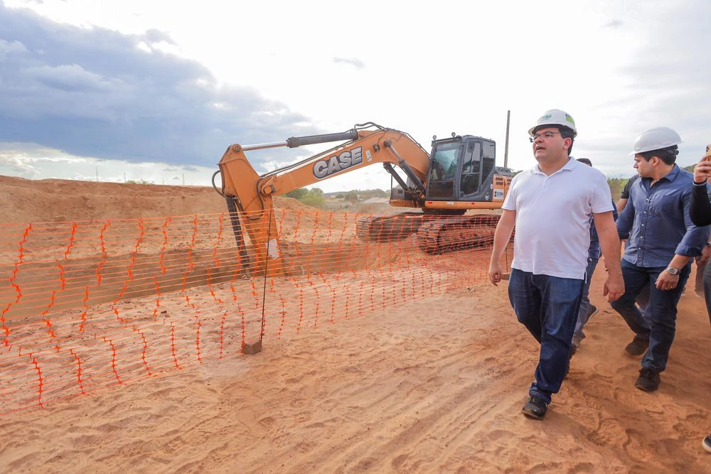 Na oportunidade o governador também visitou obras de drenagem na região