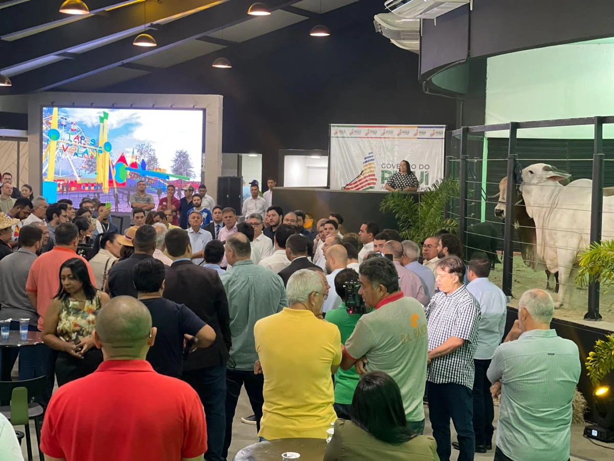 Políticos piauienses marcam presença no lançamento da 72ª edição da Expoapi