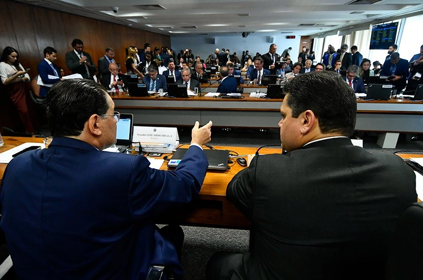 Relator Eduardo Braga e Davi Alcolumbre
