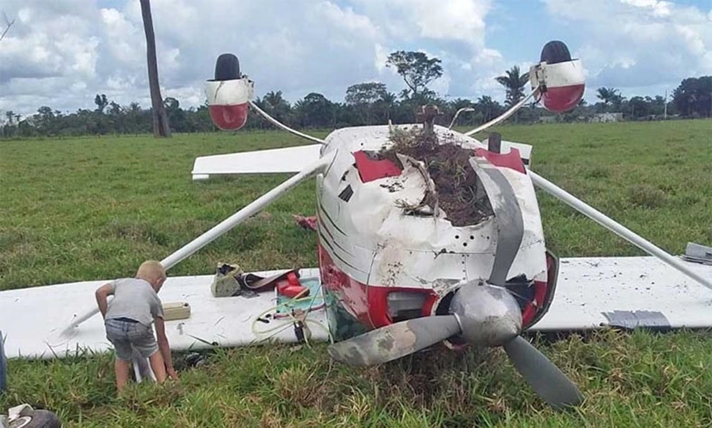 Avião foi localizado após cair