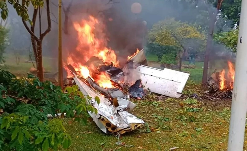Cinco pessoas morrem em queda de avião no interior de São Paulo