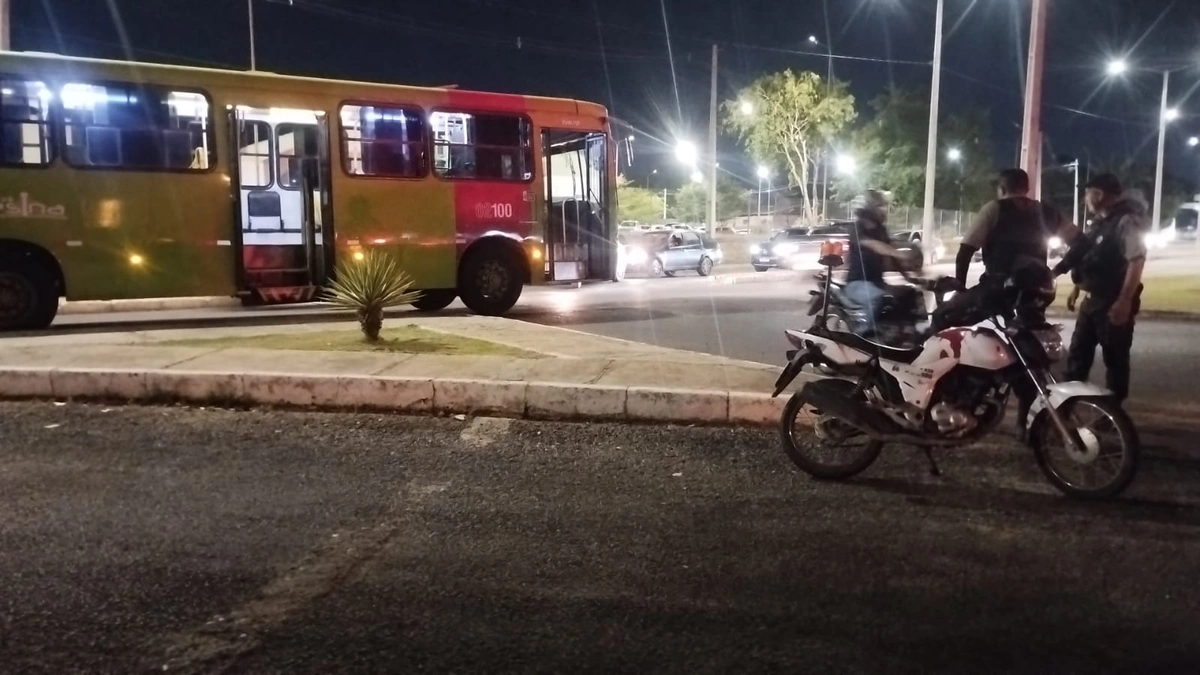 *Cobrador de ônibus é detido suspeito de agredir e ameaçar estudantes na UFPI*