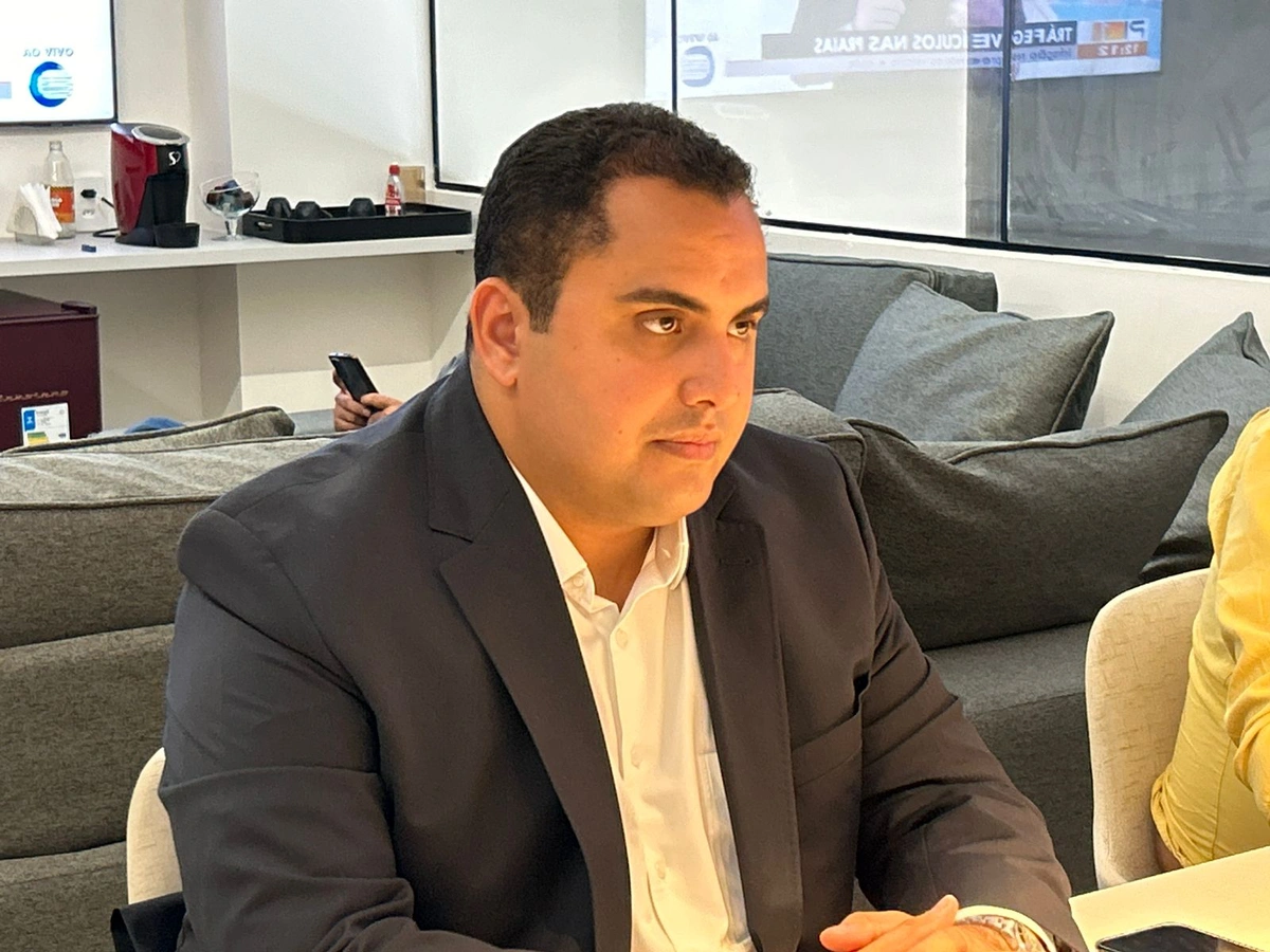 Deputado Georgiano Neto visita a sede do Conecta Piauí