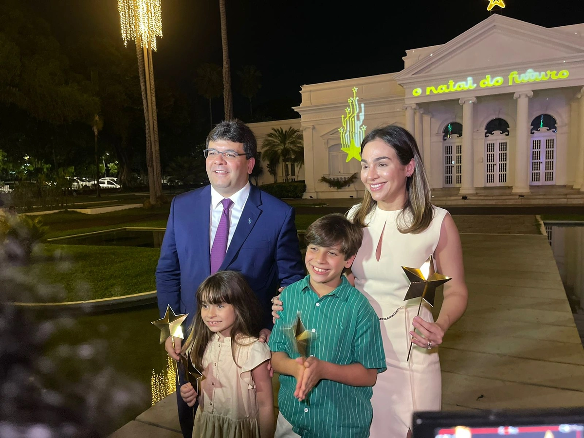 Governador Rafael Fonteles e a família