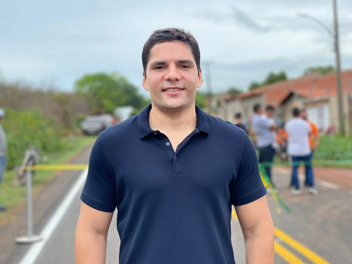 O diretor do Departamento de Estradas de Rodagem do Piauí (DER-PI), Leonardo Sobral