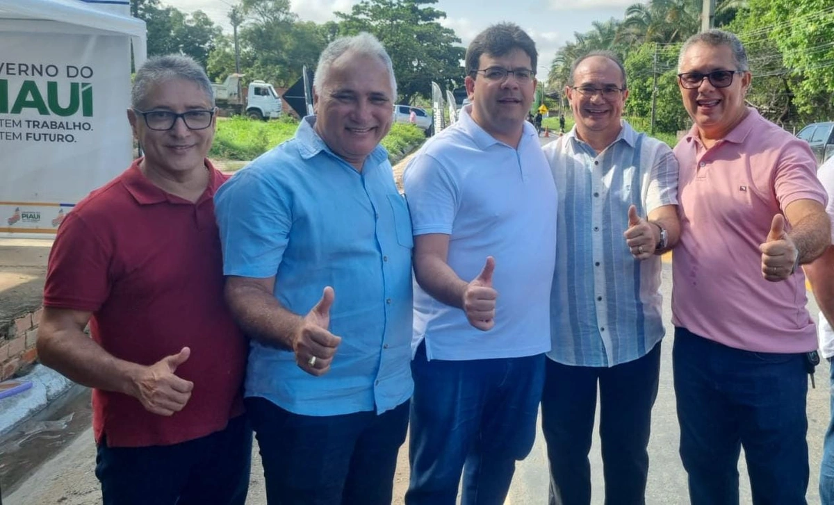 Prefeito de Nazária à esquerda do governador Rafael Fonteles