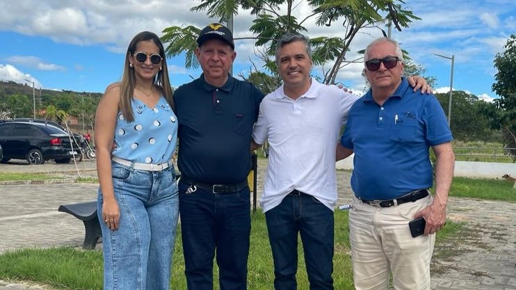 Prefeito e vice-prefeito de São Félix do Piauí, com o Dr. Vinicius e a vereadora Anabel