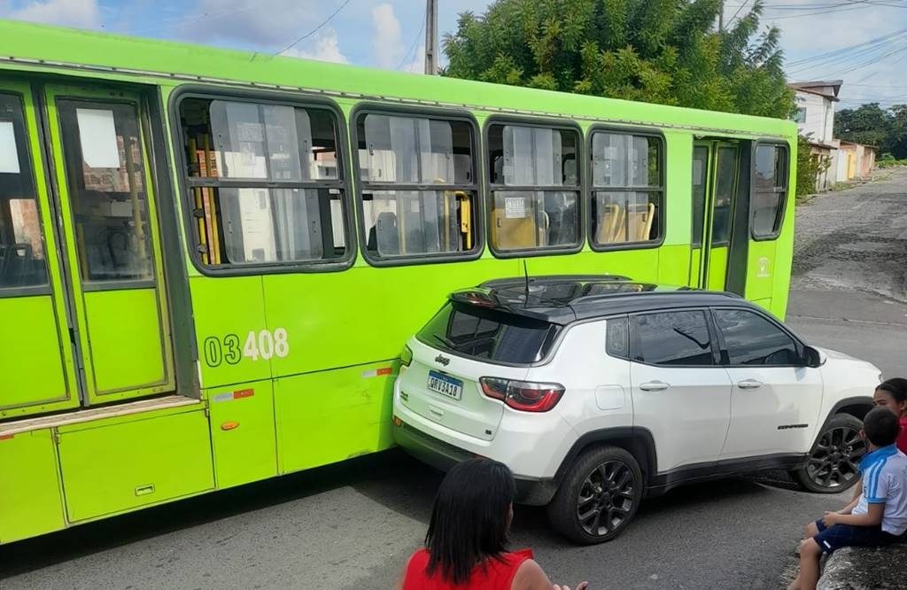 Colisão em Teresina durante assalto