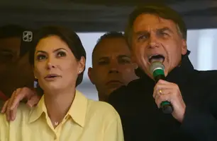 Michelle e Bolsonaro (Foto: Mauro Pimentel/AFP)