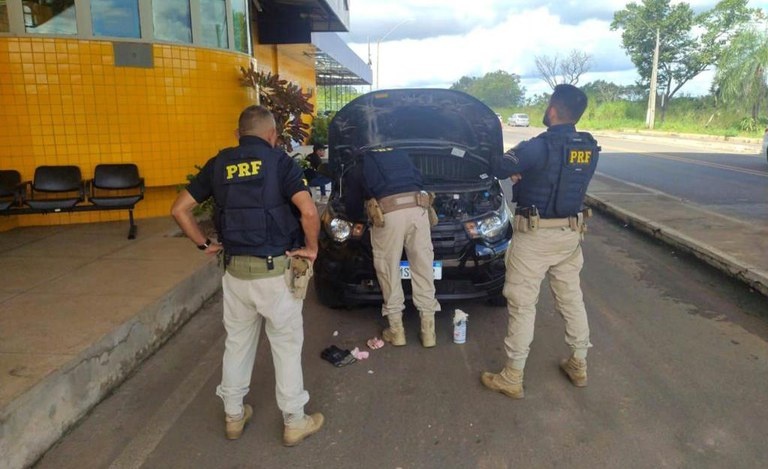 PRF no Piauí recupera veículo roubado em São Paulo