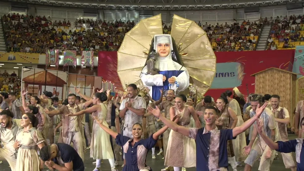 A quadrilha campeã, Luar do São João, homenageou a Irmã Dulce no enredo