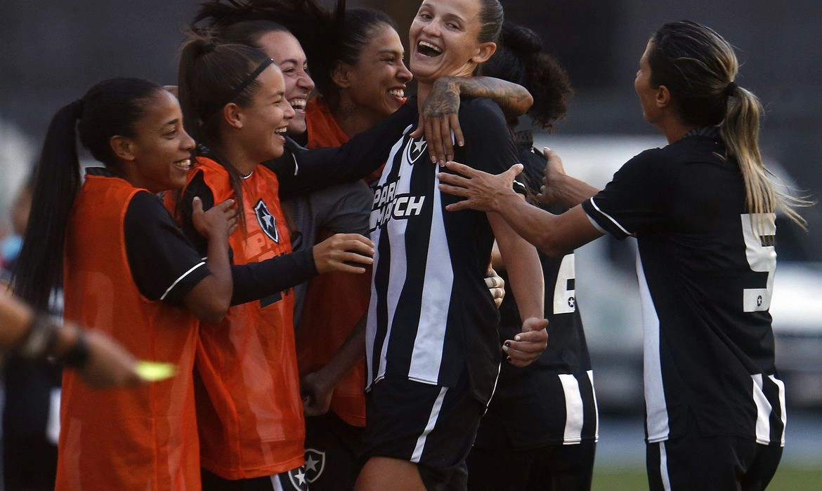 Botafogo, Fluminense, América-MG e Red Bull Bragantino venceram