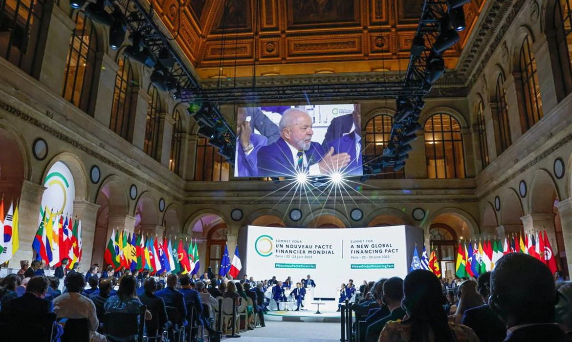 Cúpula para um Novo Pacto Financeiro Global, em Paris