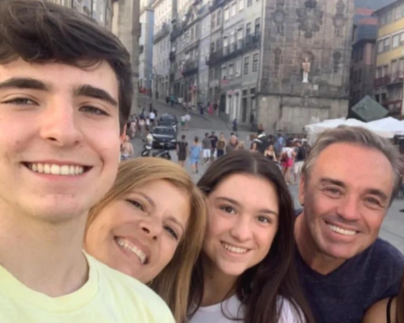 Gugu e família