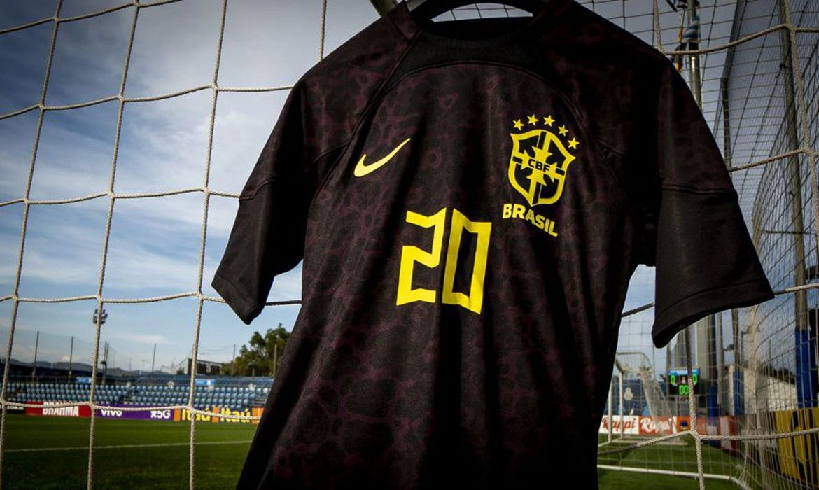 Uniforme preto