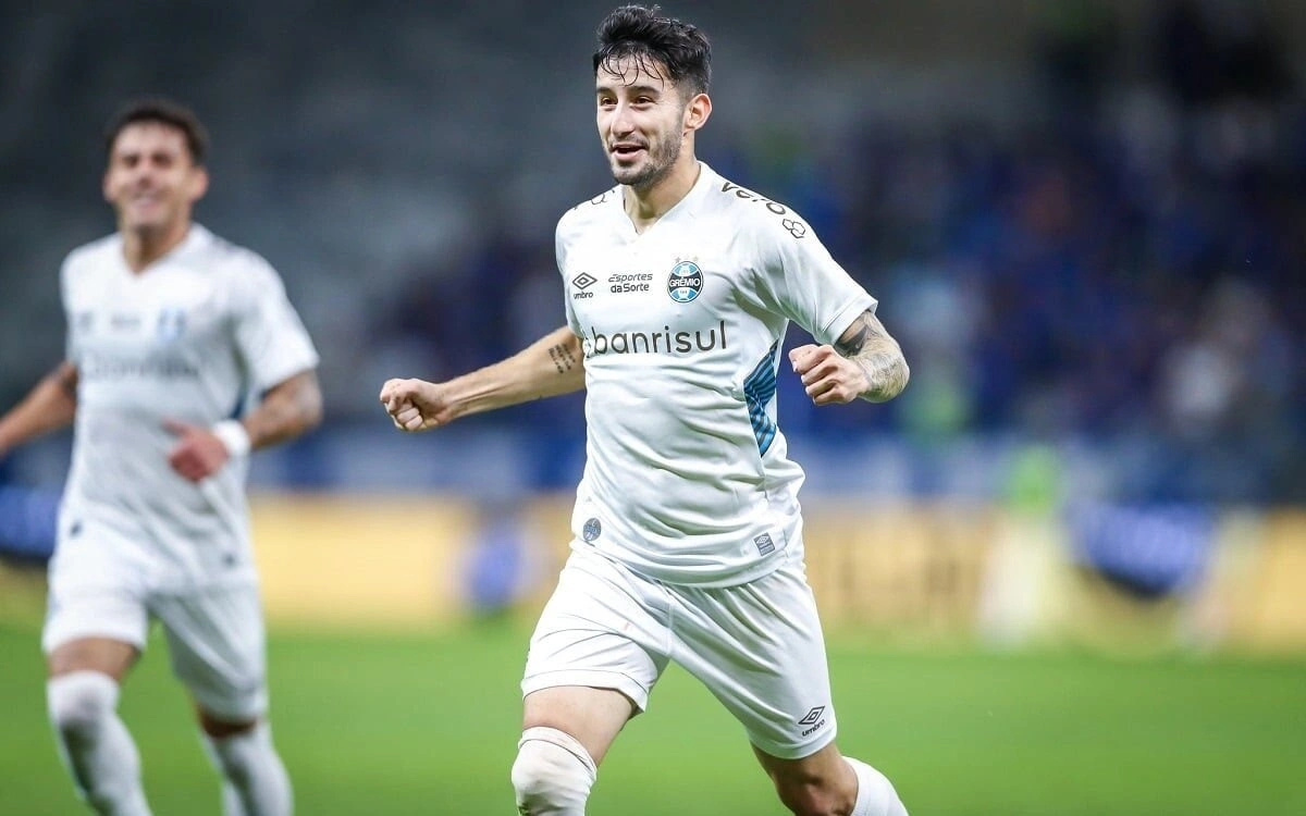 Villasanti faz gol que garantiu a classificação do Grêmio