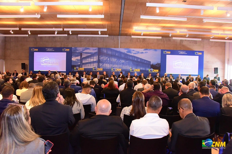 CNM reúne prefeitos