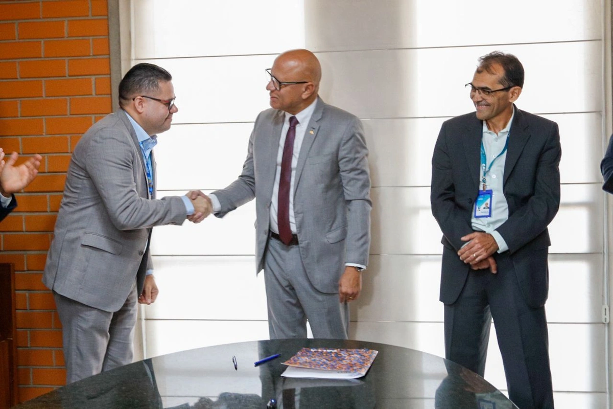 Contrato entre Caixa e Alepi