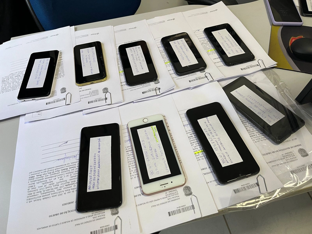 Devolução de celulares roubados