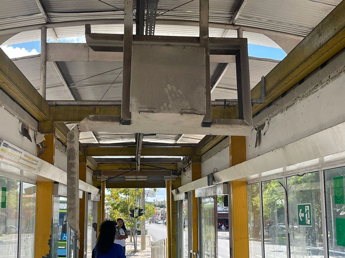 Estações depredadas