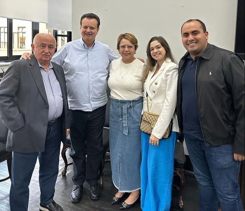 Georgiano Neto com a família e Gilberto Kassab