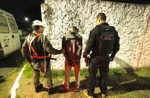 Homem preso suspeito de tráfico de drogas (Foto: Divulgação/ SSP-PI)