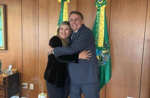 Jornalista piauiense é amiga de Bolsonaro