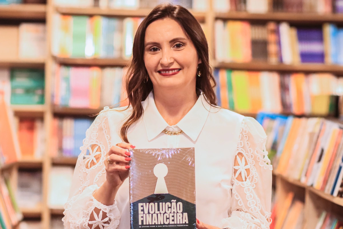 Joseane Cipaúba lançou recentemente o livro Evolução Financeira