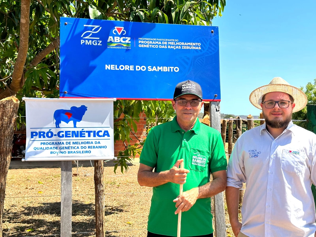 Médico veterinário e produtor, João Neto e o agrônomo e técnico de campo da ABCZ, Davi Donizeti
