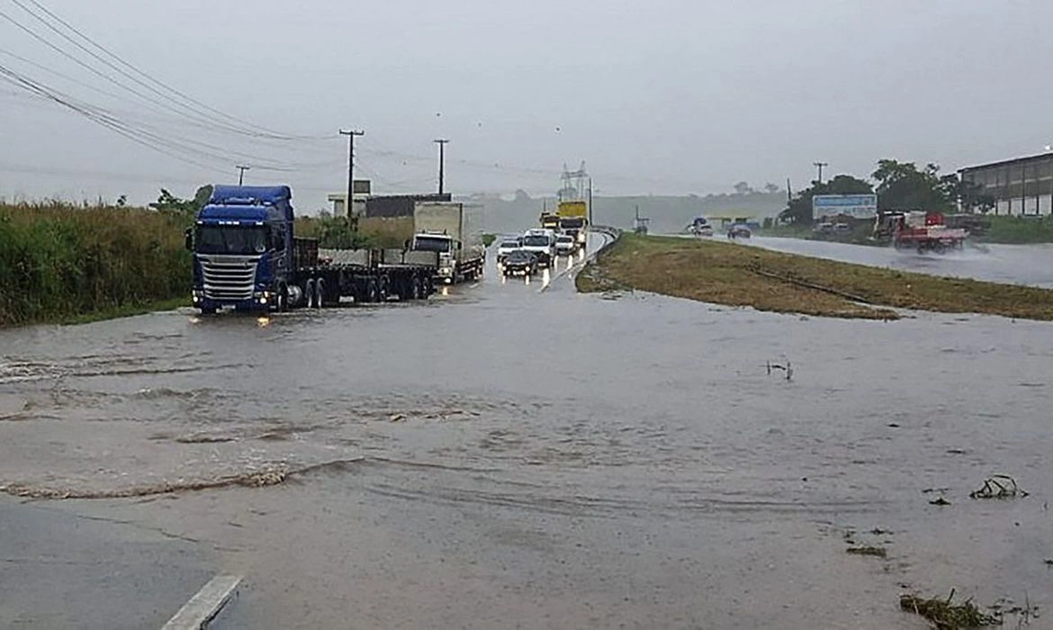 Pernambuco decreta emergência em 12 municípios
