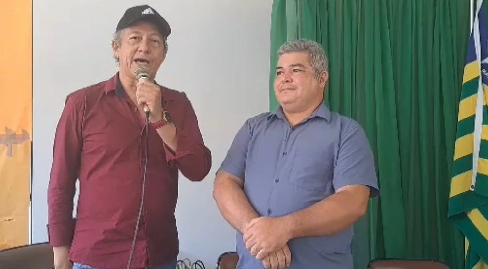 A direita o coordenador geral da SINTRAF/PI, Washington Leite