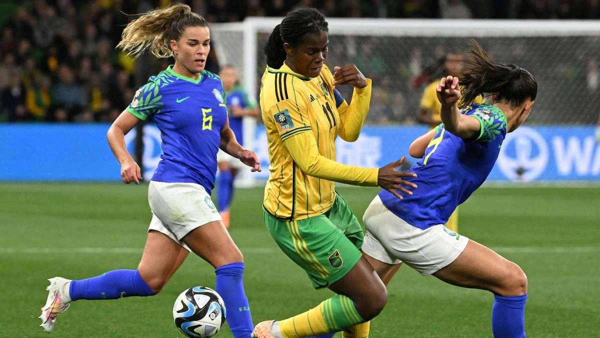 Brasil empata contra Jamaica e é eliminado da copa