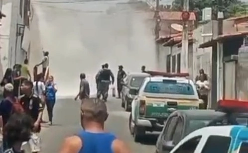 Colégio Avançado é atingido por incêndio
