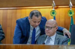 Deputado Evaldo Gomes e o presidente da Casa, Franzé Silva (Foto: Divulgação/ Alepi)