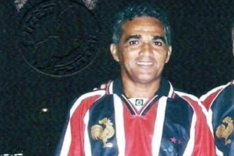 Ex-jogador Hélio Rocha