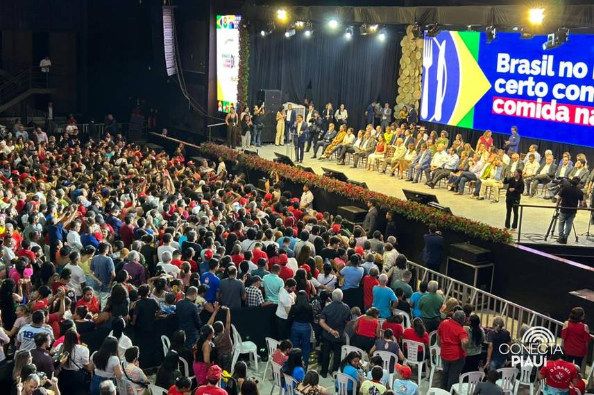Lula visita Teresina para lançar programa Brasil sem Fome no Piauí Lula visita Teresina para lançar programa Brasil sem Fome no Piauí