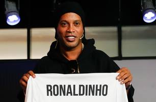 Ronaldinho Gaúcho é investigado por sua ligação com a empresa 18k, a qual é fundador e sócio-proprietário (Foto: EFE/Enric Fontcuberta)