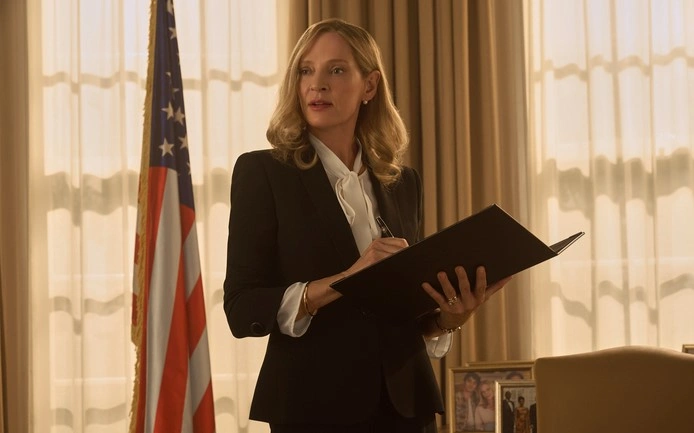 Uma Thurman interpretando a presidente dos EUA, Ellen Claremont.