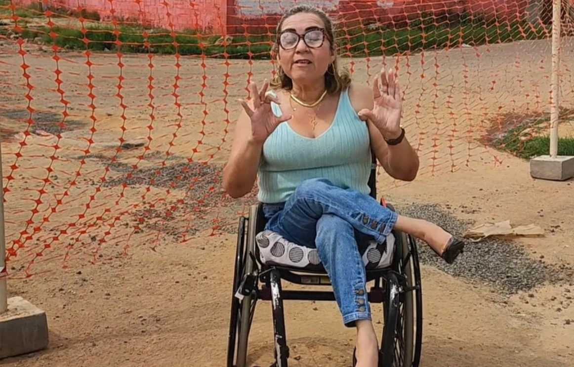 Carla Cléia denuncia descaso da empresa Águas de Teresina